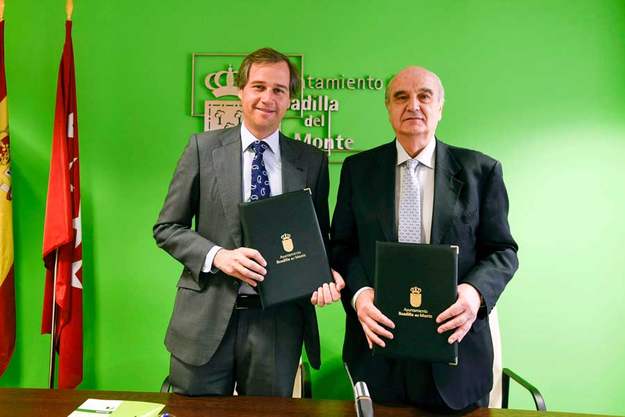 El alcalde, Antonio González Terol, y el presidente de la Fundación HM Hospitales, Alfonso Moreno.