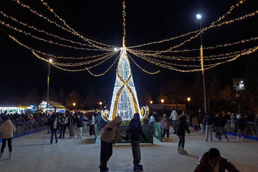 Viernes y sábados de música en la pista de hielo de Boadilla del Monte Viernes y sábados de música en la pista de hielo de Boadilla del Monte