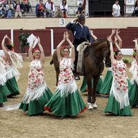 Otro momento del espectáculo Arte y pasión... sueños a caballo, del Ballet de Pilar Domínguez y la Escuela de Equitación de los Hermanos Baena.