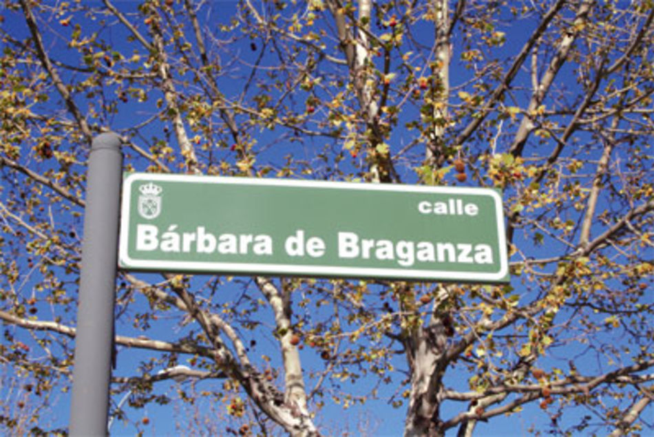 Reinas, músico, pintores, escritores, valles, ríos, playas... dan nombre a alguna de las calles de Boadilla del Monte.