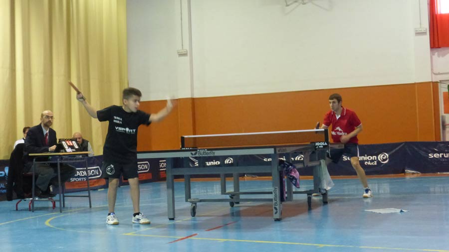 Partido del Boadilla tenis de mesa contra el Parla.