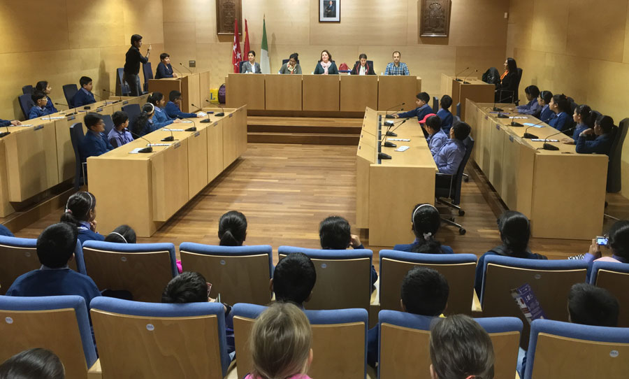 Los alumnos de Nueva Delhi realizan un año más intercambio con en el CEIP Teresa Berganza.