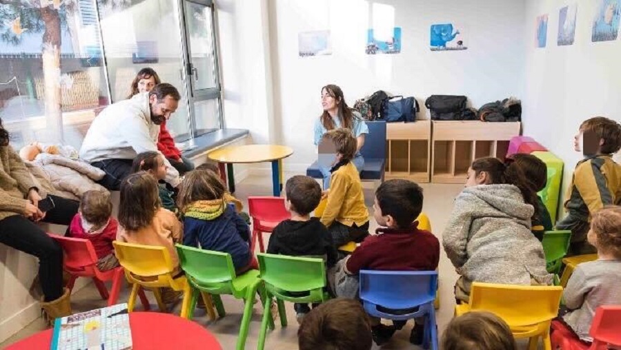 El PSOE propone libros y material escolar gratuitos.