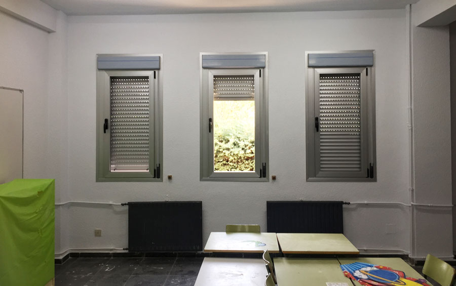 Ventanas nuevas en el colegio José Bergamín