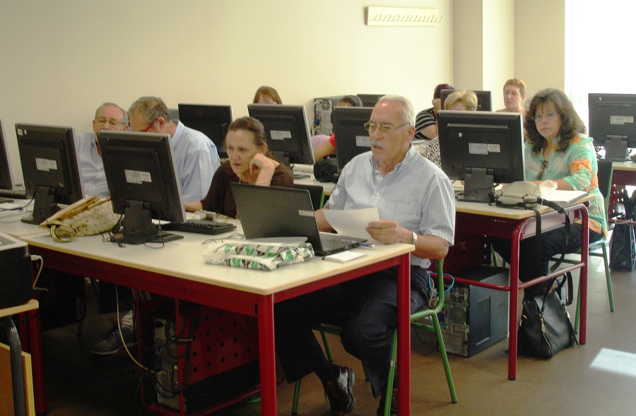 Ya puedes apuntarte a la Escuela de Adultos.