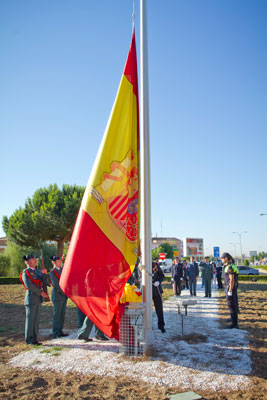 El PP repartirá otras 300 banderas este domingo.