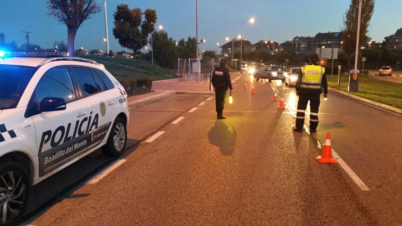 La Guardia Civil y la Policía Local de Boadilla del Monte han incrementado en estas fechas los controles de seguridad preventivos en el municipio.