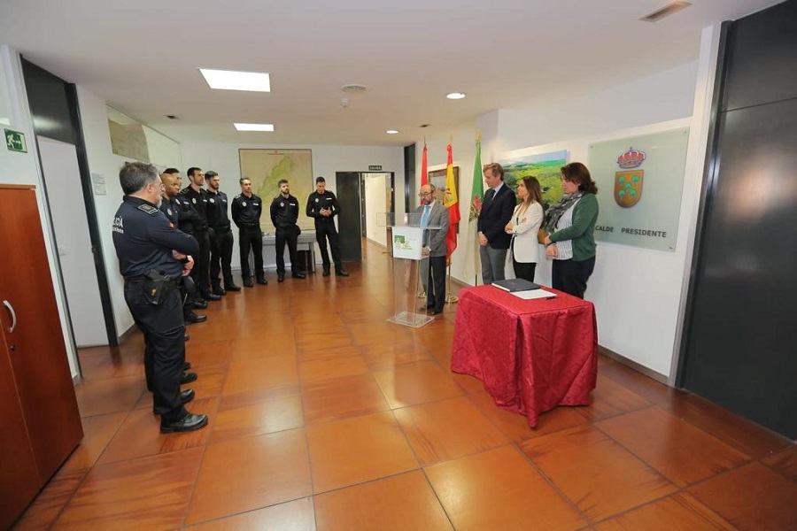 Ocho nuevos agentes se incorporan a la Policía Municipal.