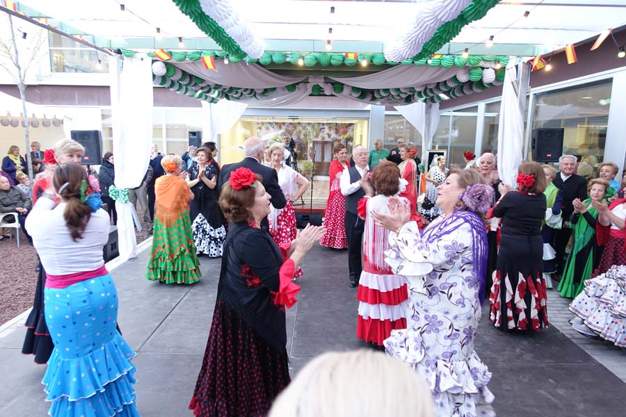 Los mayores celebran la Feria de Abril