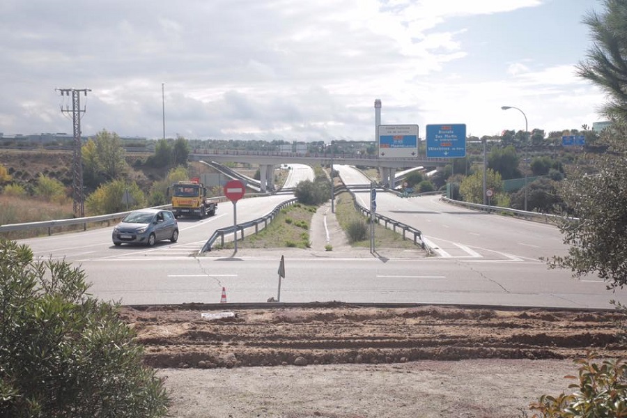 Mejoras en la rotonda de la avenida de España.