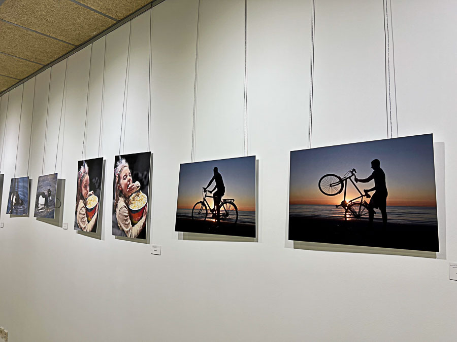 'Click': exposición de fotografías en el Centro de Formación de Boadilla del Monte de los alumnos del taller municipal.