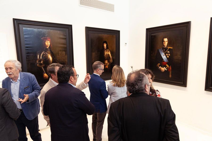 Presentación de la galería de retratos reales que se exhibirán en el palacio de Boadilla del Monte de manera permanente