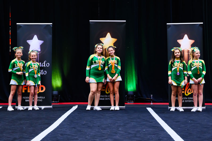 Seis premios para el equipo de cheerleading Boadilla Lions