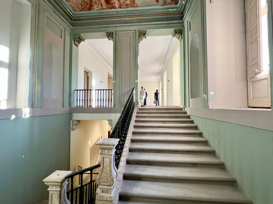 Avanza la restauración de la escalera principal del palacio de Boadilla del Monte