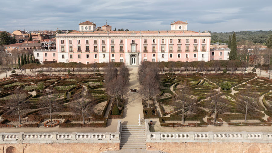 El Ayuntamiento licita la explotación de la terraza del palacio de Boadilla en verano