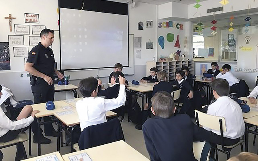 Unidad Agente Tutor: Una policía habitual en el aula