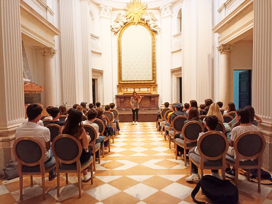 Con la visita del colegio Virgen de Europa acaba por este año el ciclo 'Conoce el palacio' 