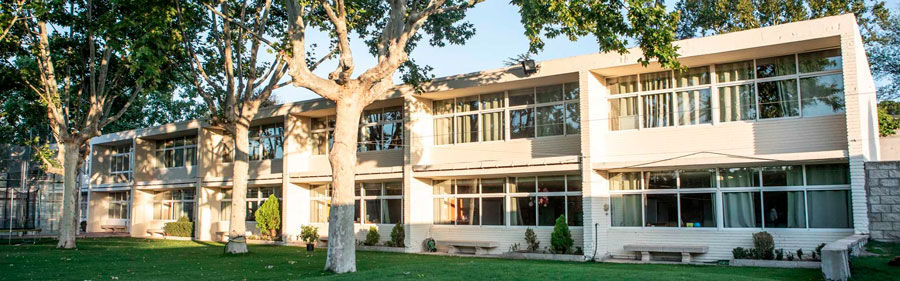 El Colegio Santa María de los Rosales inaugura la exposición de arte contemporáneo 'Espacios de Luz' 