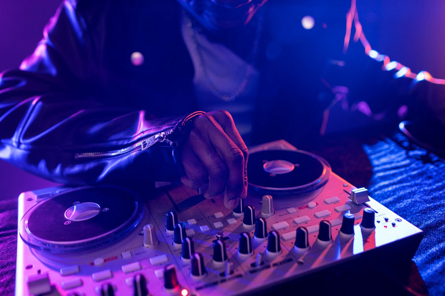 31 de octubre: Carpa joven con DJ en Boadilla del Monte para celebrar la Noche de Muertos