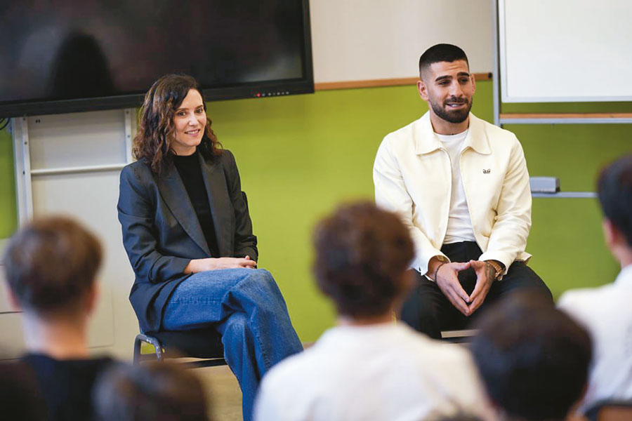Ilia Topuria, contra las drogas y el acoso escolar Ilia Topuria, contra las drogas y el acoso escolar