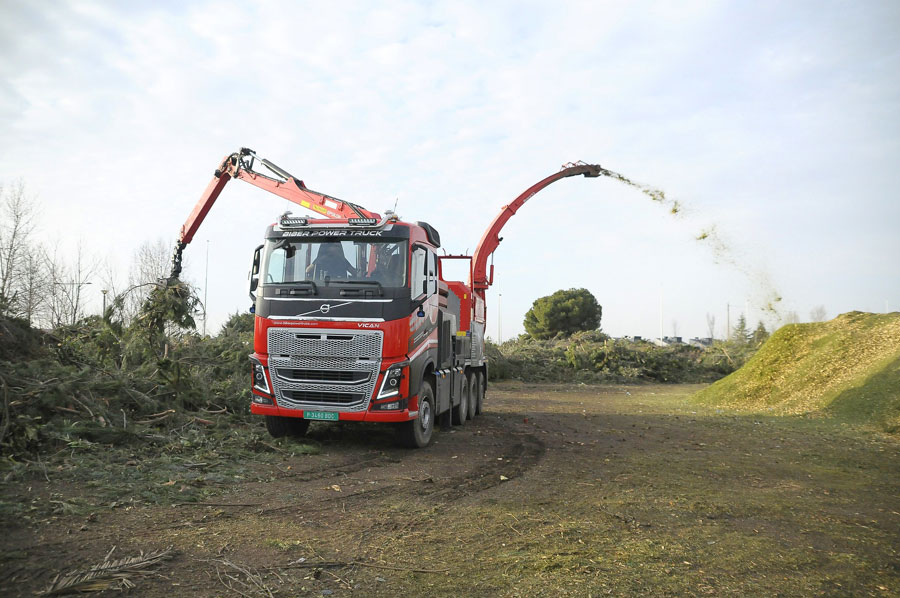 Más de 5.000 toneladas de ramas se emplearán, trituradas, como abono orgánico