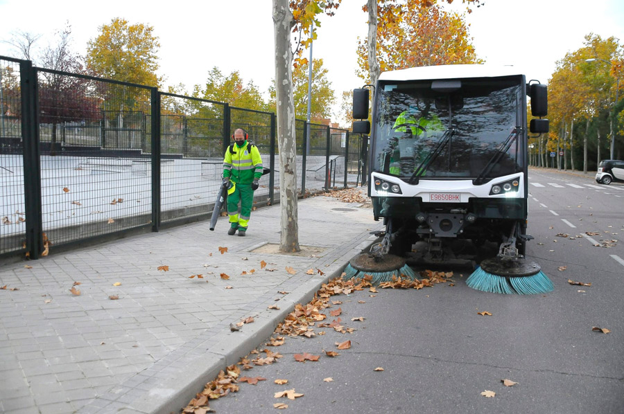 El Ayuntamiento de Boadilla inicia la campaña especial de recogida de hojas