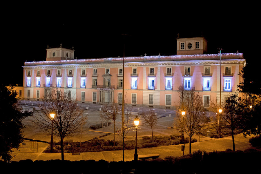 Palacio del infante don Luis iluminado