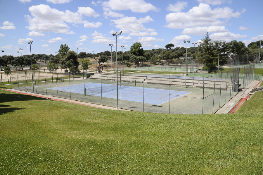 El Ayuntamiento subvenciona 400 plazas para empadronados en el del Club Encinas