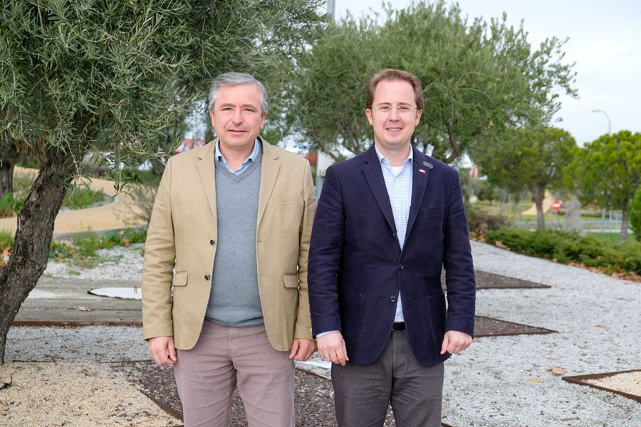 Juan Pineda (dcha) y Francisco Boza, concejales de VOX en el Ayuntamiento de Boadilla del Monte.