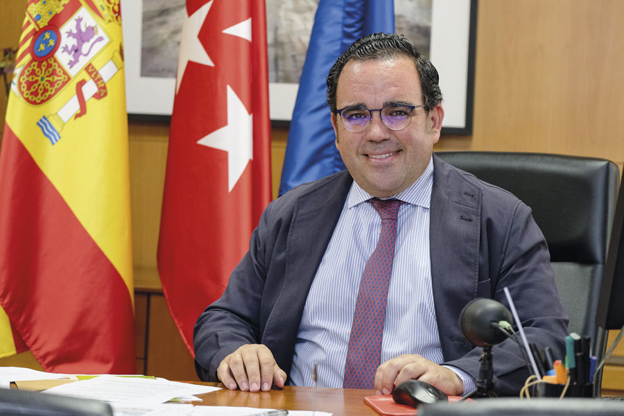 Javier Úbeda Liébana, alcalde de Boadilla del Monte, durante la entrevista que tuvimos con él en el ecuador de su legislatura