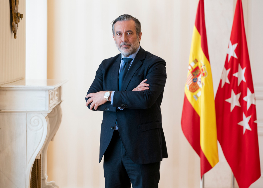 Visita del consejero de Justicia e Interior, Enrique López, a Boadilla del Monte