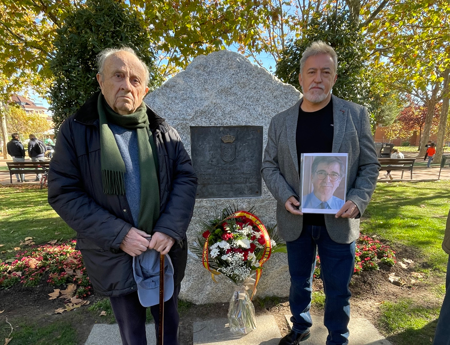 El PSOE Boadilla homenajea a Ernest Lluch por el 22 aniversario de su asesinato