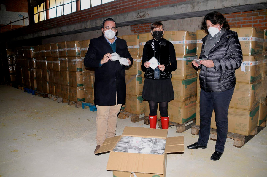 El Ayuntamiento de Boadilla del Monte reparte 20.000 mascarillas FPP2