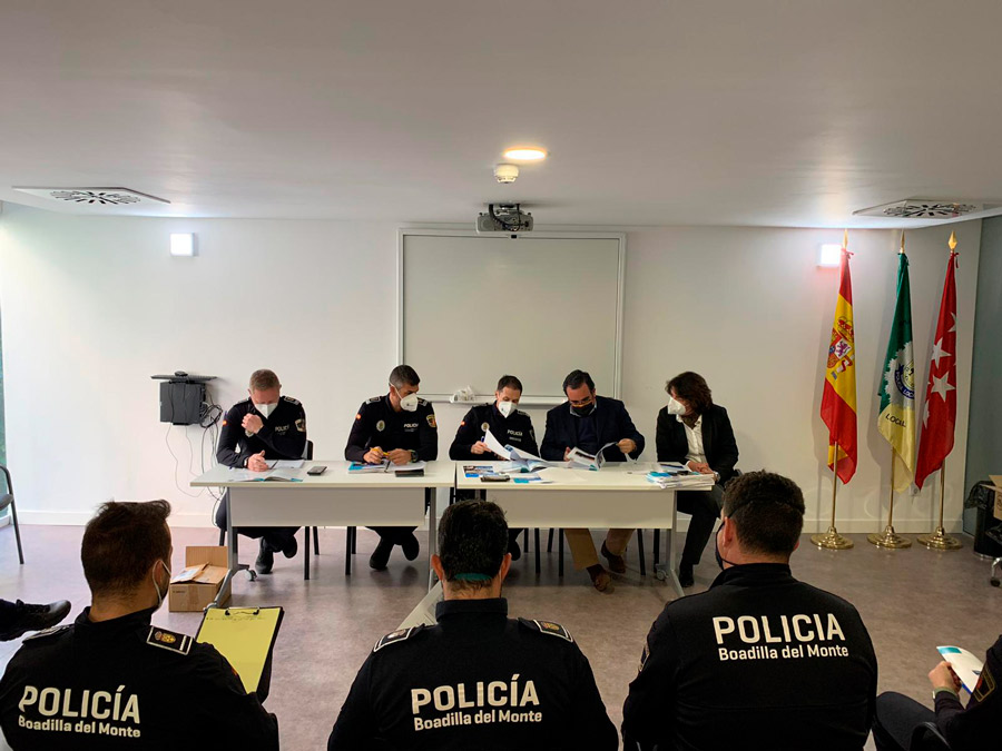 La Comunidad de Madrid unificará el vestuario de la Policía Local