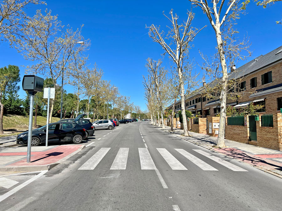 Nueva cabina de radar instalada por el Ayuntamiento de Boadilla del Monte en la calle Manuel de Falla