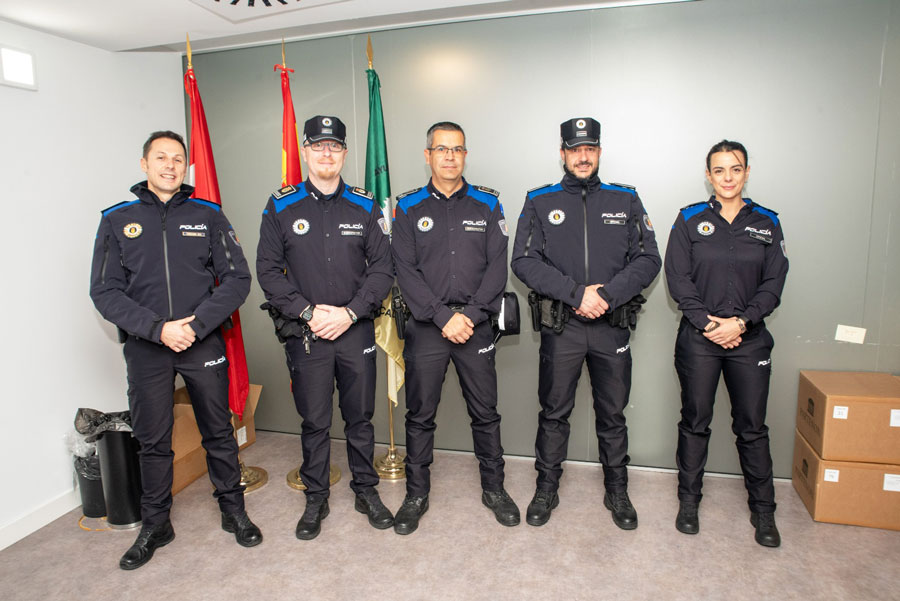 Policía Local de Boadilla adapta sus uniformes a la nueva normativa de la Comunidad de Madrid