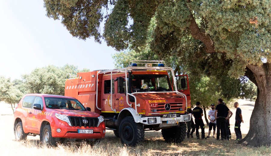 Un equipo de bomberos listos para prevenir incendios en el Monte de Boadilla