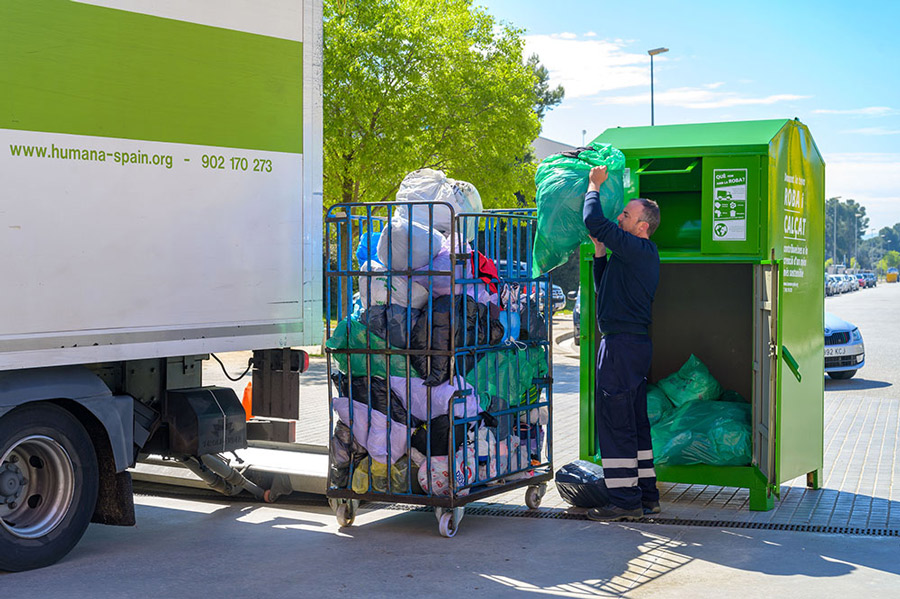 'Humana Fundación' recauda treinta toneladas de ropa en Boadilla del Monte