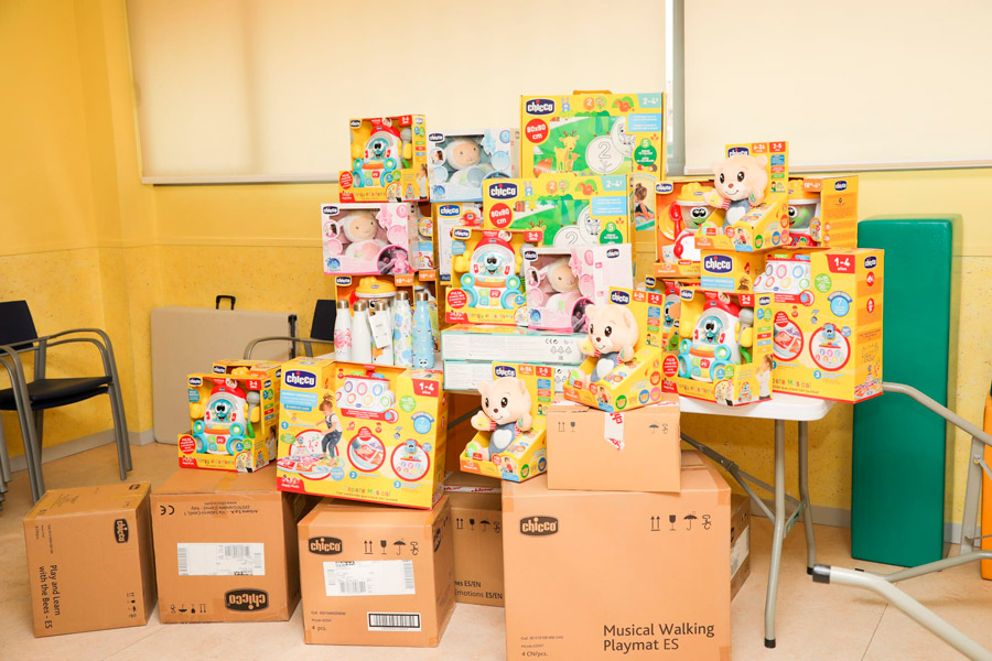 Donación de juguetes y cosmética infantil para los niños ucranianos en Boadilla