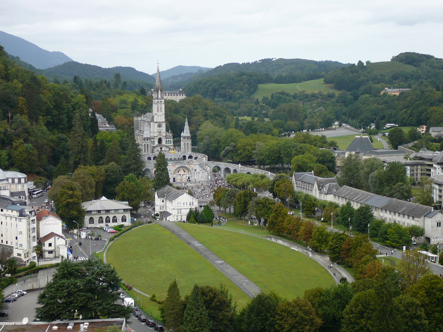 ¿Te apetece ir a Lourdes este verano? ¿Te apetece ir a Lourdes este verano?