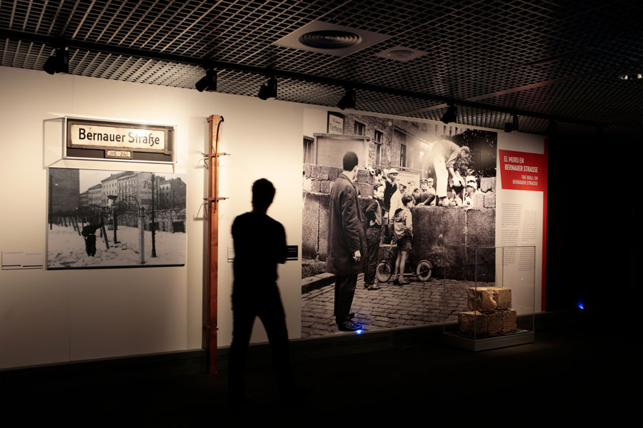 Inaugurada  la exposición 'El muro de Berlín. Un mundo dividido'