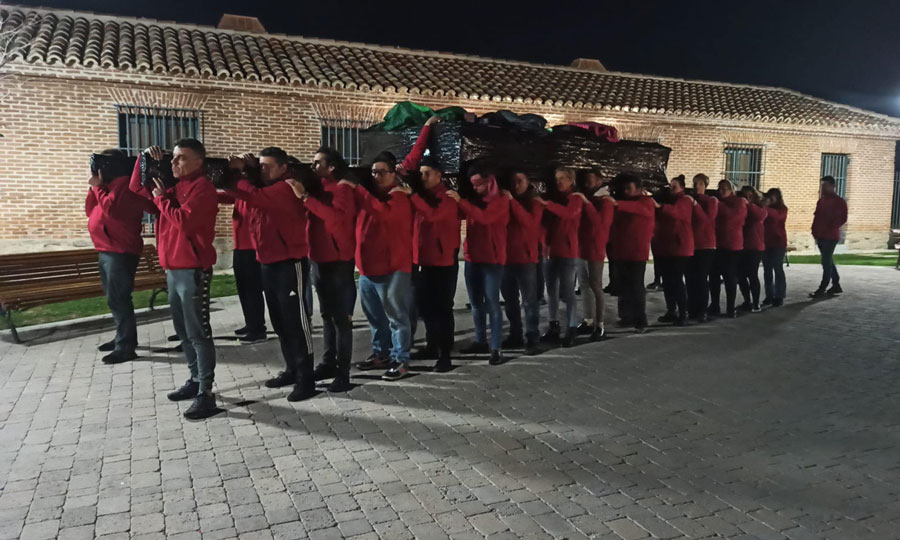 La Cofradía de la Virgen de la Soledad se prepara para Semana Santa