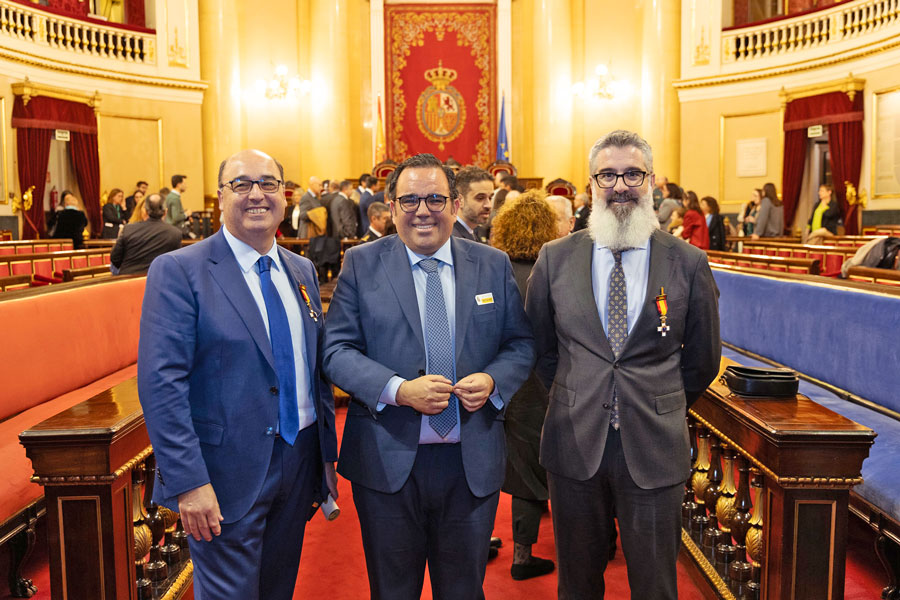 Jesús Egea e Isaac palomares, vecinos de Boadilla del Monte, condecorados por la Asociación Víctimas del Terrorismo Jesús Egea e Isaac palomares, vecinos de Boadilla del Monte, condecorados por la Asociación Víctimas del Terrorismo