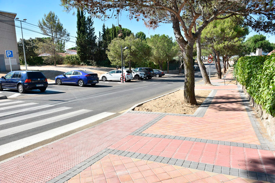 Concluidas las obras de acerado en Parque Boadilla