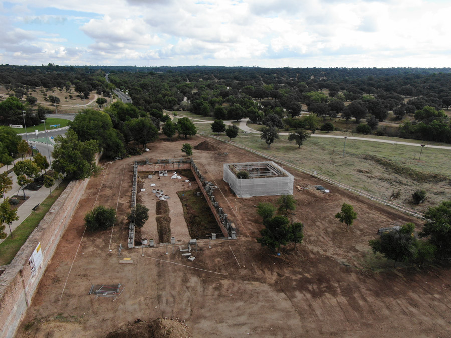 El Ayuntamiento de Boadilla del Monte rehabilita el estanque y la noria de los jardines del palacio