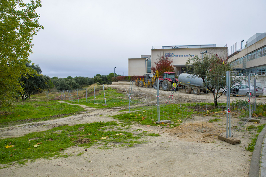 Más de 50 nuevas plazas de aparcamiento en el colegio Highlands los Fresnos de Boadilla