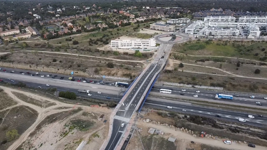 Abierta la conexión entre Viñas Viejas y el Encinar sobre la M-50, en Boadilla del Monte Abierta la conexión entre Viñas Viejas y el Encinar sobre la M-50, en Boadilla del Monte