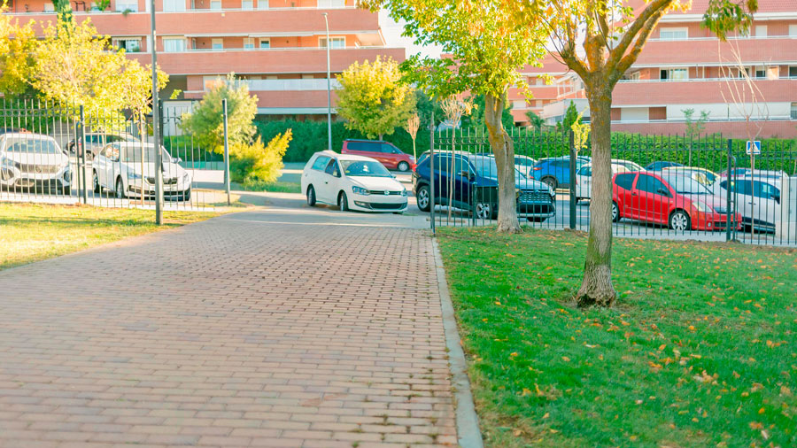 El Ayuntamiento de Boadilla del Monte ha vallado el parque Azorín para cerrarlo por las noches