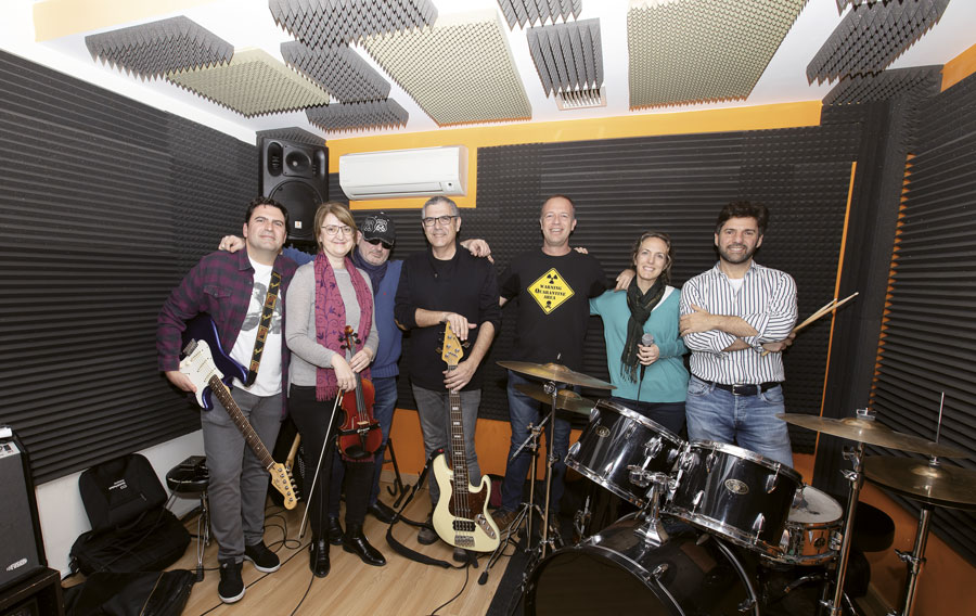 The Quarantines, versiones musicales para todos