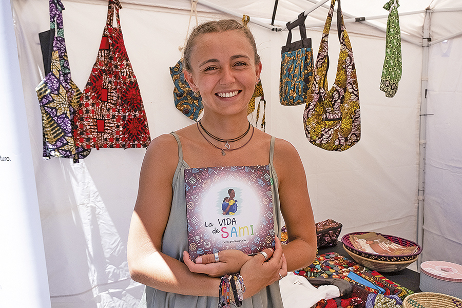 Anne Igartiburu entrevista a María Galán, vecina de Boadilla del Monte y coordinadora de Babies Uganda